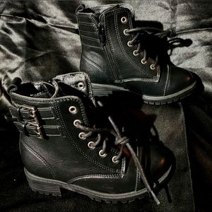WONDER NATION BLACK BOOTS BUCKLE ACCENTS Combat Boot TODDLER GIRLS SIZE 10